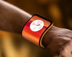 motorola смартфон-браслет